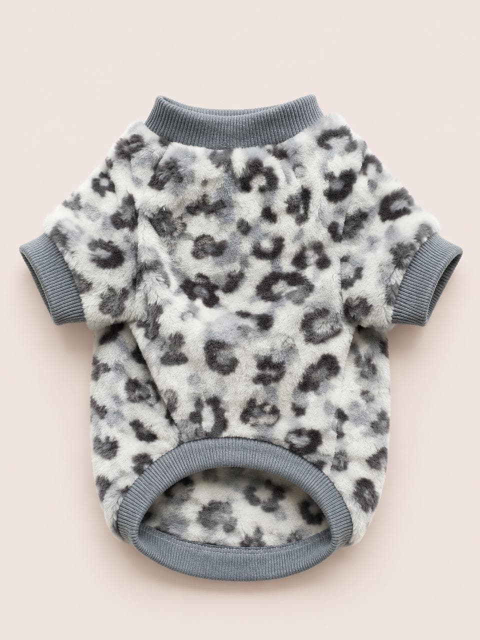Chaleco blanco y gris con estampado animal print
